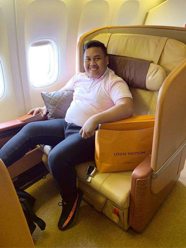 Selebgram Ajudan Pribadi