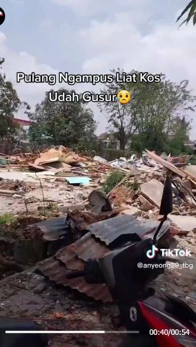 Kisah Pilu Mahasiswi Pulang Ngampus Kos-Kosan Udah Digusur