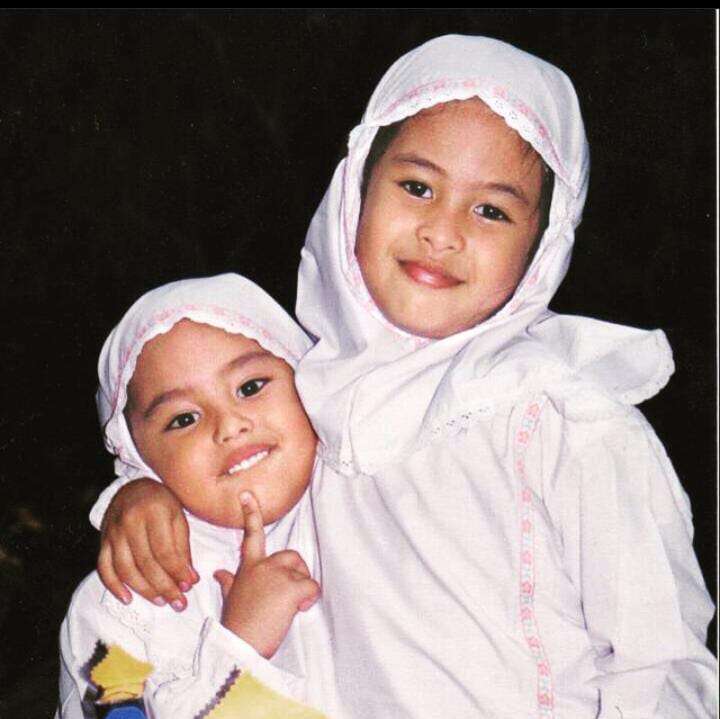 Maudy Ayunda dan Adiknya