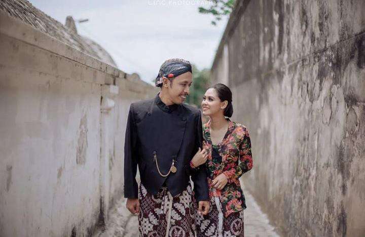 Furry Setya dan Istri