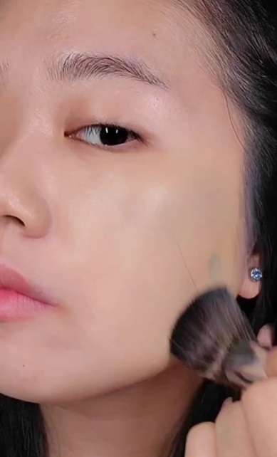 Meratakan Makeup Meratakan Makeup