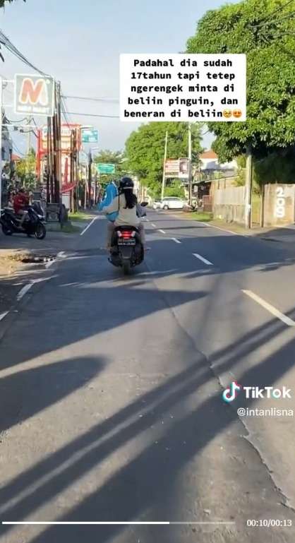 Sederhana Namun Tak Semua Orang Bisa Rasakan, Perlakuan Seorang Ayah dengan Putrinya ini Bikin Warganet Iri