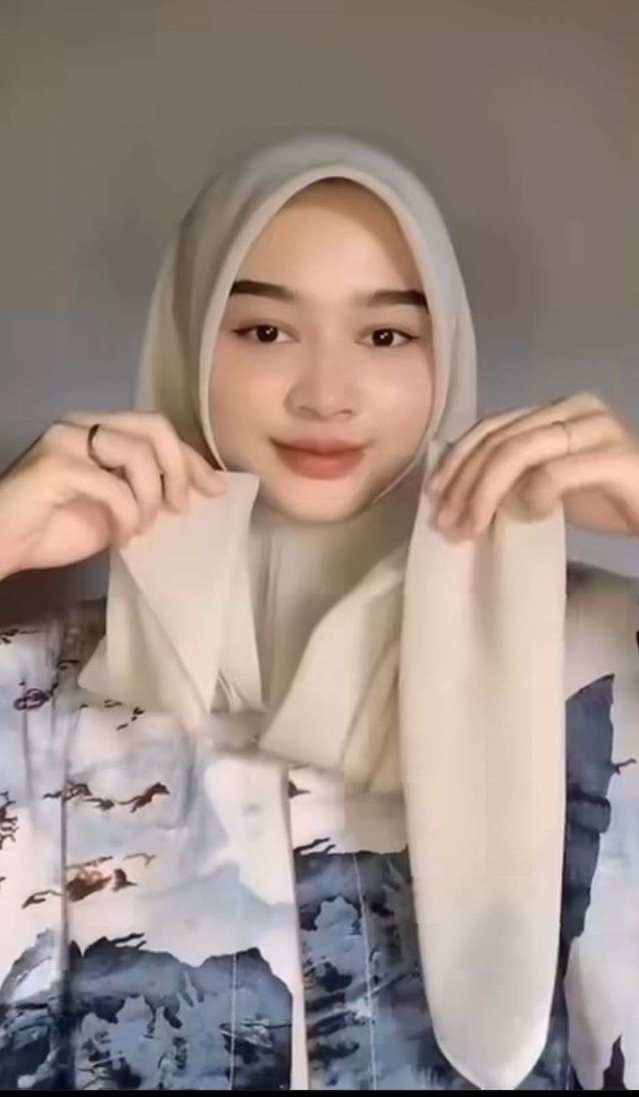Styling Hijab Segitiga Paris, Cantik hanya Butuh Satu Jarum Pentul