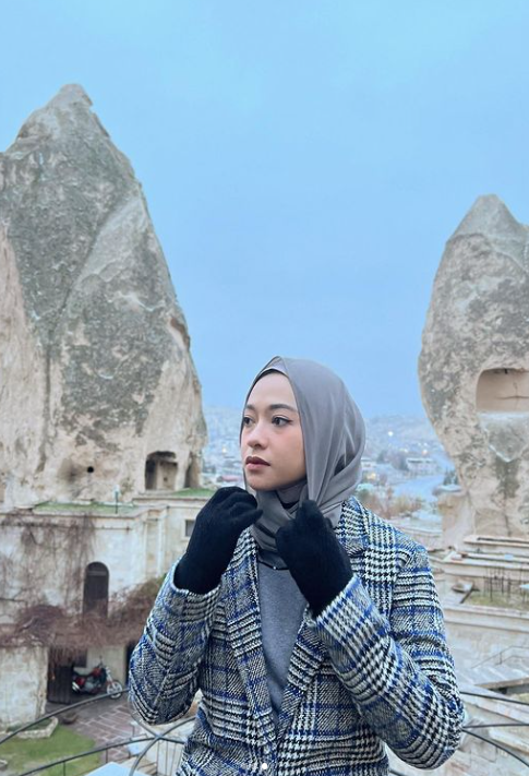 Poppy Bunga/ Instagram @poppybungariphat