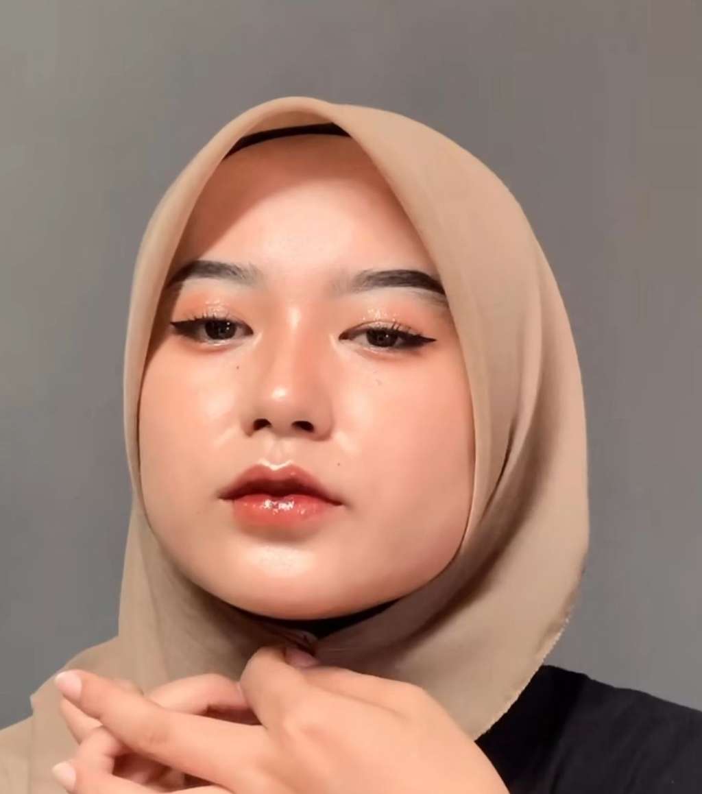 Model Hijab Silang ala Malaysia, Anggun dan Simpel