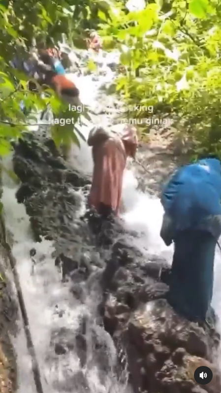 wanita trekking wanita trekking