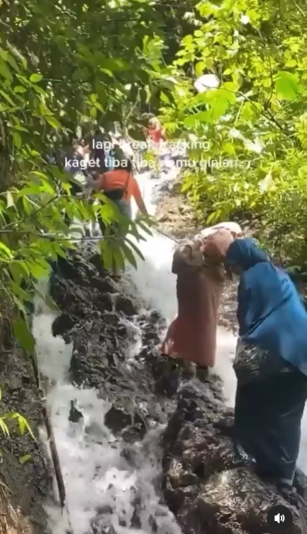 wanita trekking wanita trekking