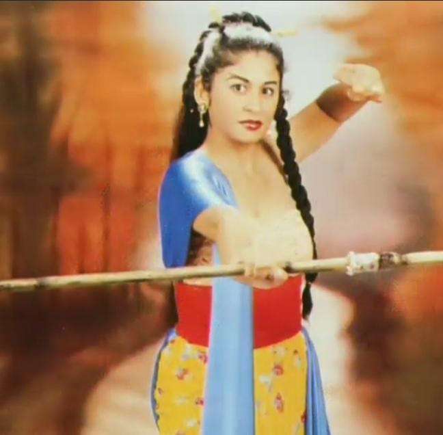 Potret Monica Oemardi