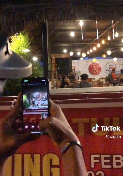 Sudah lamaran, cowok ini pergoki calon istri selingkuh di kafe.