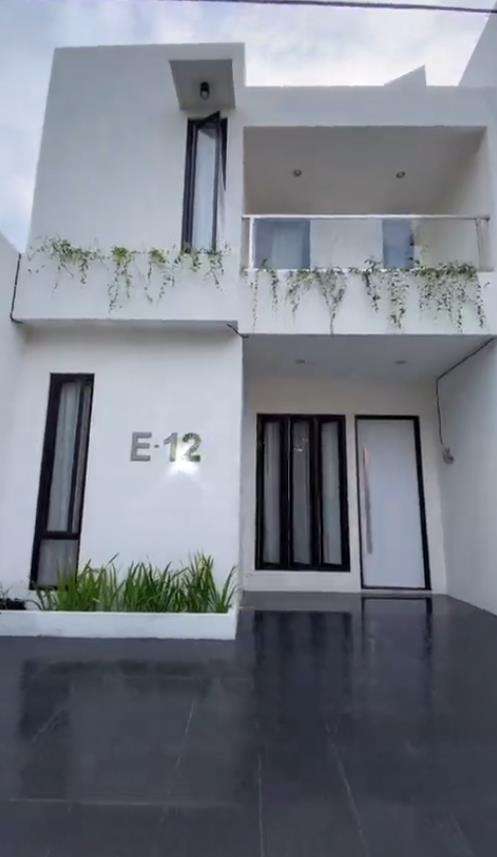 Renovasi rumah kayak kandang ayam.