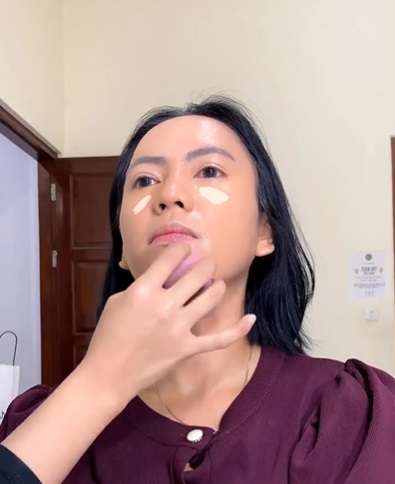 Memakai Concealer