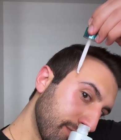 Memakai Serum