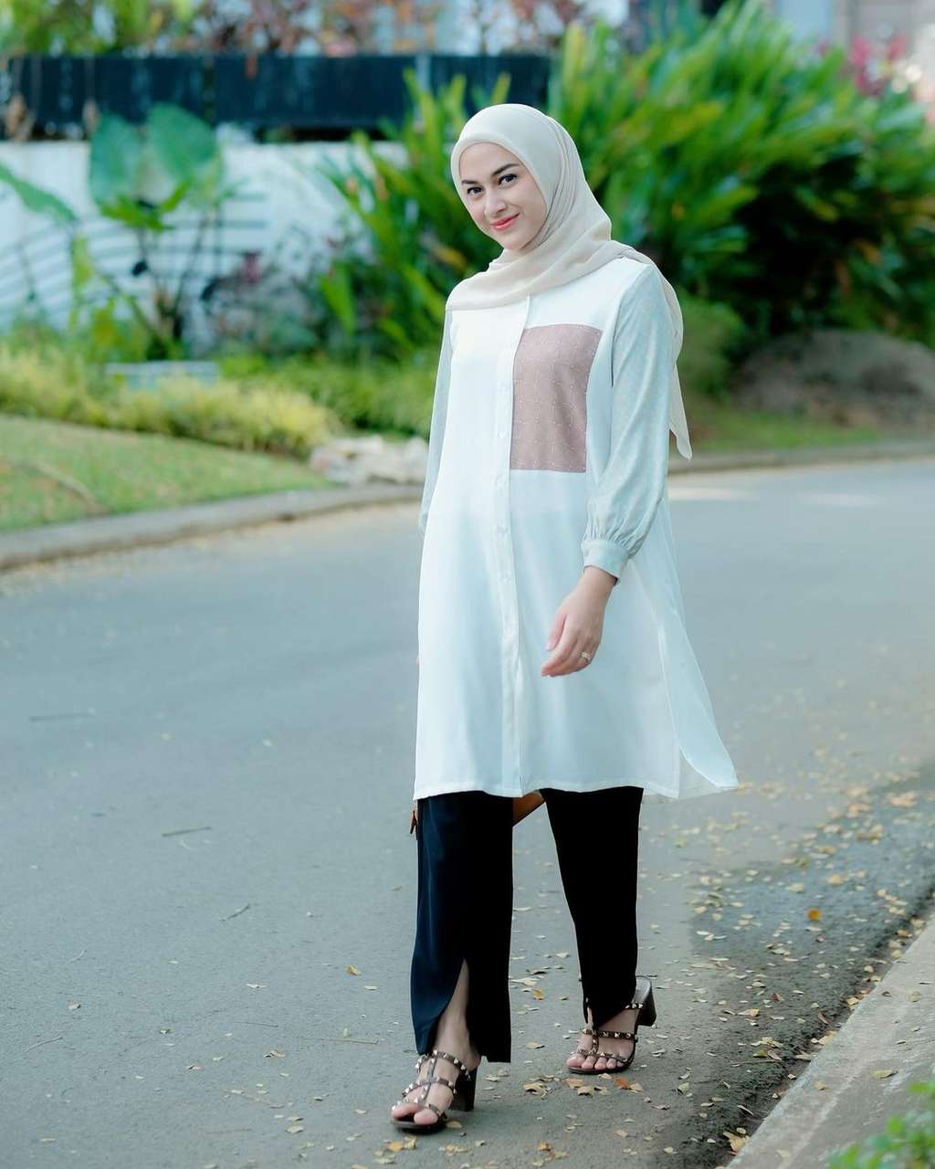 Tunik dengan Celana
