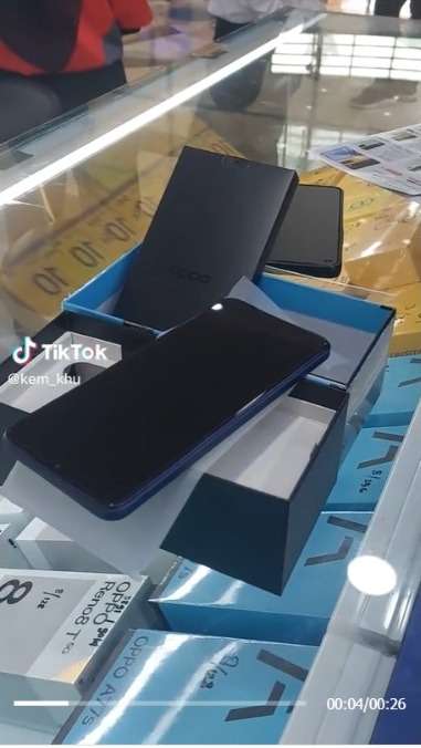 Apes! Segel HP Sudah Dibuka, Pembelinya Gak Kunjung Kembali Izinnya ke ATM