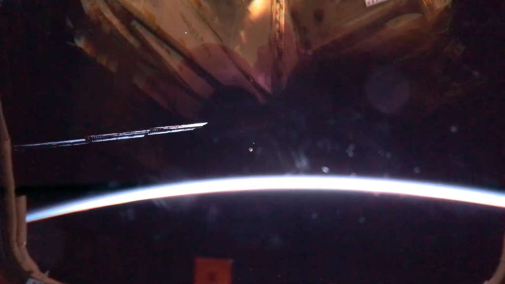 Twitter @Astro_Alneyadi Twitter @Astro_Alneyadi