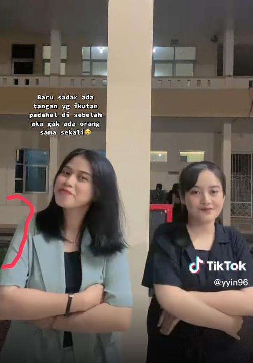 Penampakan tangan misterius di kampus.