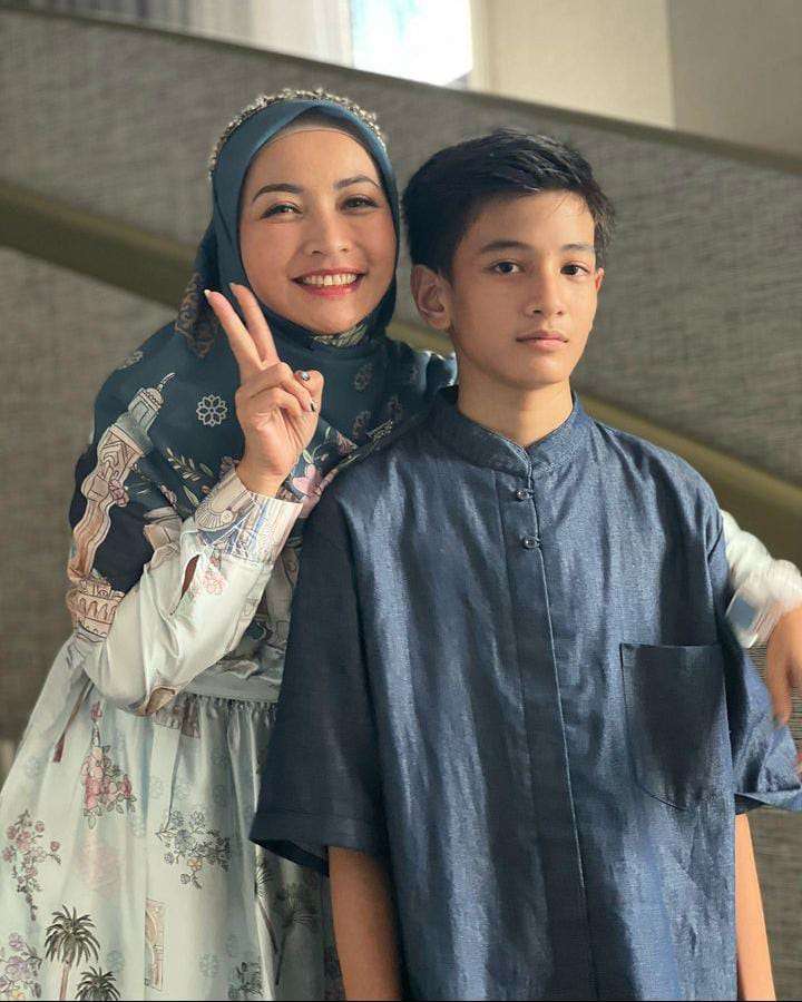 Hesti Purwadinata dan Putra Sulungnya