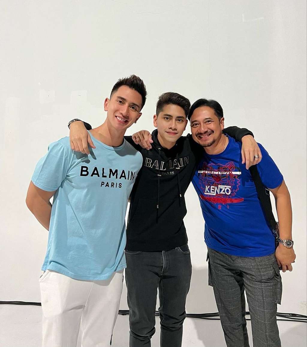 Verrell bersama Athala dan papanya Ivan