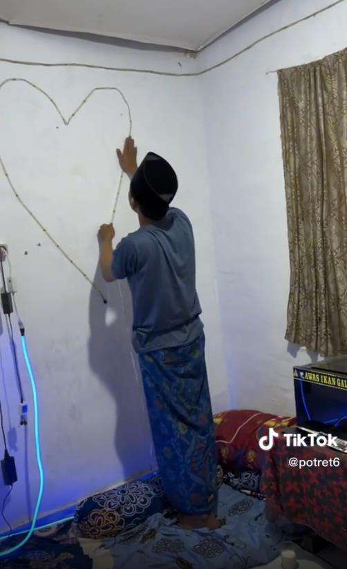Dekorasi kamar tidur hasilnya malah kayak suasana siksa kubur.