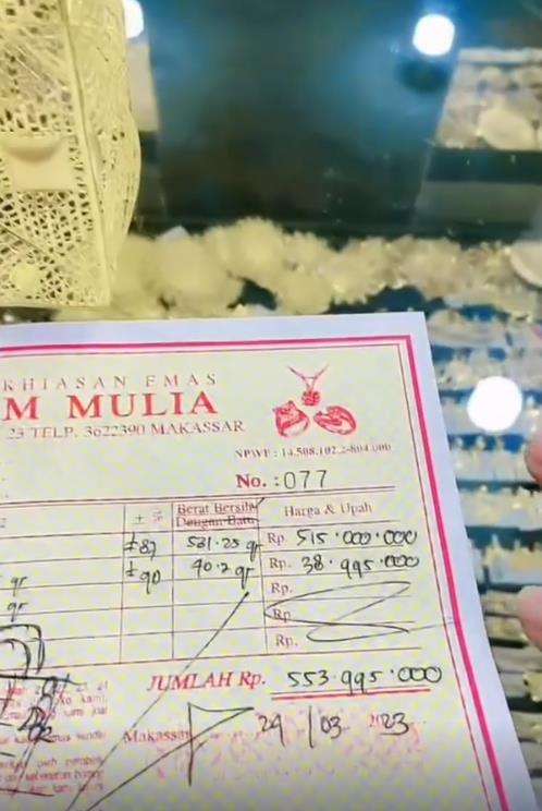 Heboh emak-emak beli emas berbentuk tas Dior, harganya setengah miliar lebih.