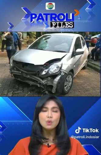 Mobil Terjun ke Kali