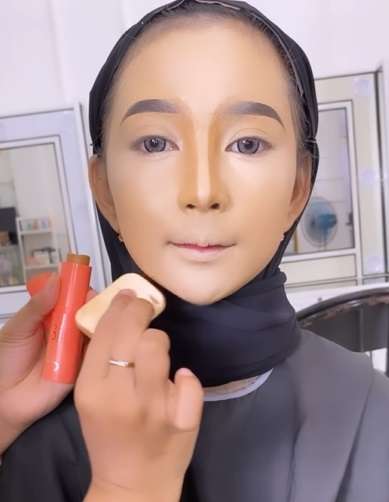 Memakai Kontur Memakai Kontur