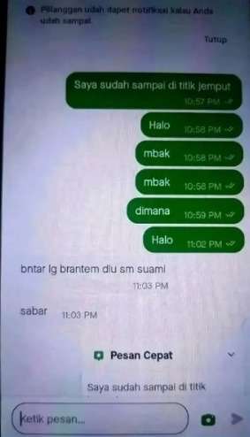 Disuruh Sabar, Driver Ojol ini Menunggu Penumpang yang Sedang Berantem dengan Suaminya