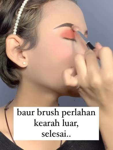 Memakai Bedak