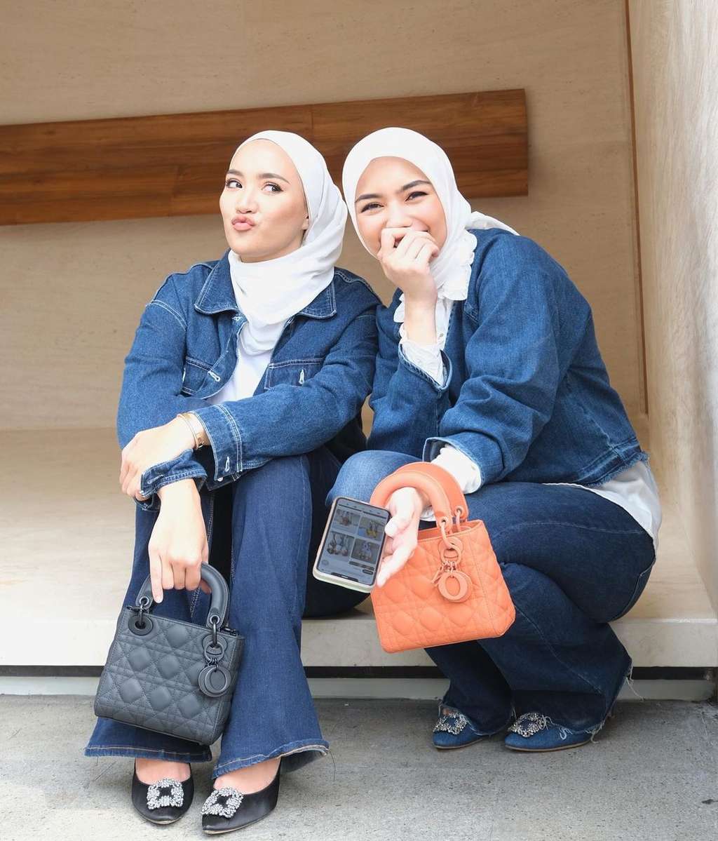 Denim on Denim, Style Kembar Citra Kirana dan Erica Putri