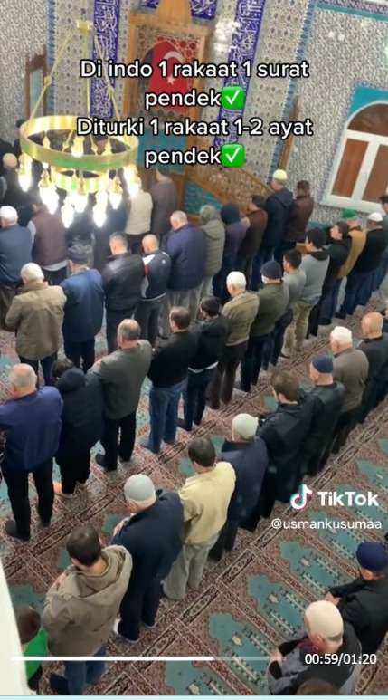 Shalat Tarawih di Masjid Turki, Bacaan Imam Cepat Hanya Dua Ayat Pendek Saja