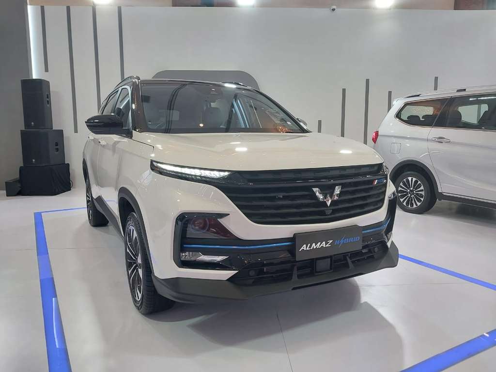 Wuling Almaz