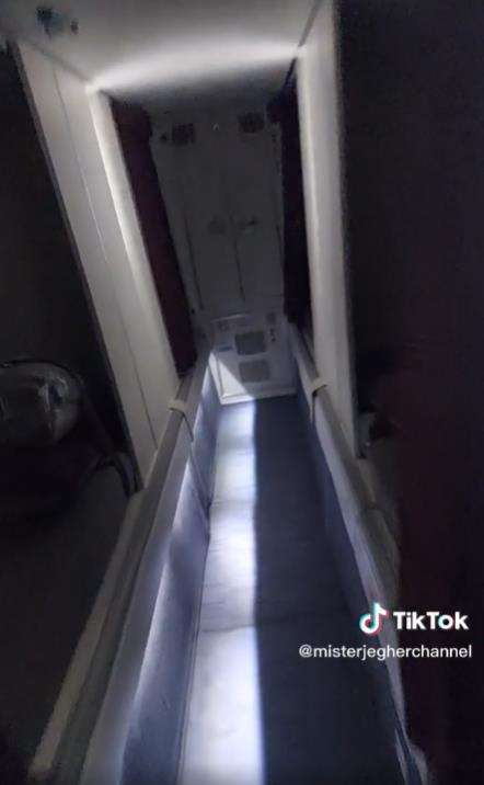 Mengintip tempat 'bobok' pramugari, ternyata begini.