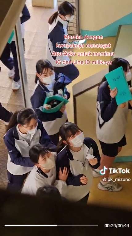 Viral Siswa Cianjur Jadi Rebutan Cewek Jepang, Warganet: Kita Cuma Salah Negara