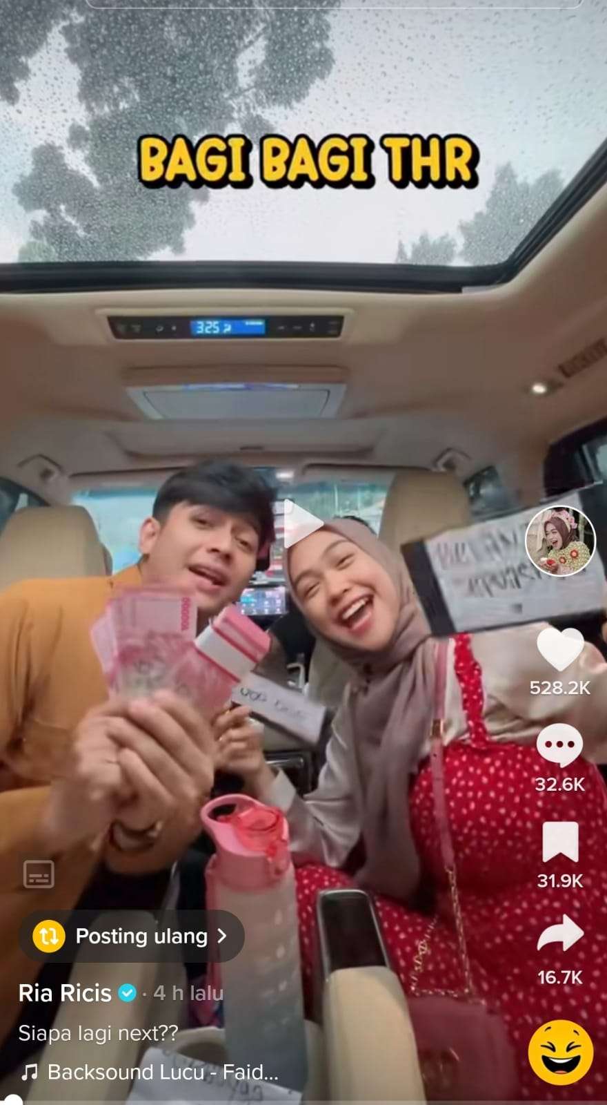 Ria Ricis dan Teuku Ryan bagi-bagi THR