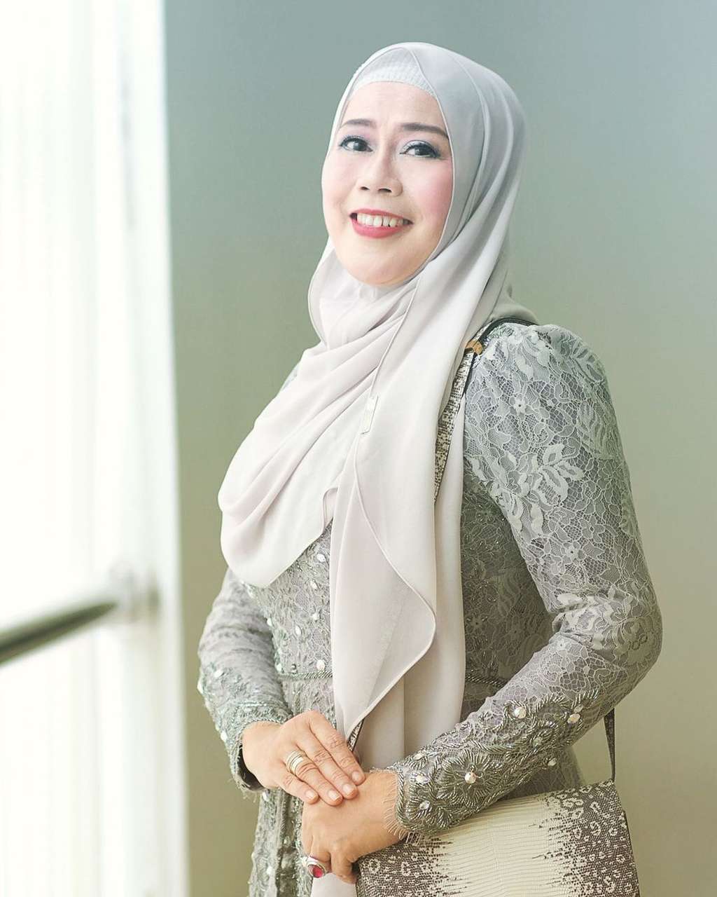 Potret Dewi Yull