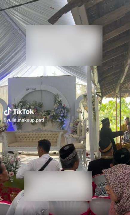 Viral panggung pelaminan acara pernikahan di Pati yang ekstrem.