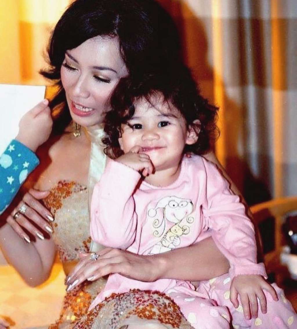 Anak artis tumbuh jadi gadis cantik mempesona