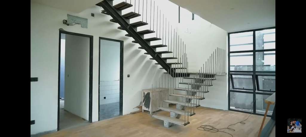 Potret Villa Milik Titi dan Tian Potret Villa Milik Titi dan Tian