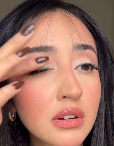 Memakai Eyeshadow