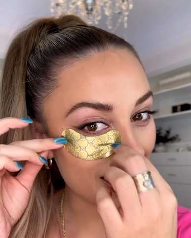 Memakai Undereye Mask