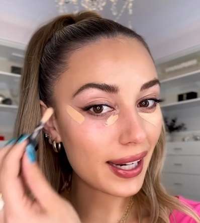 Memakai Concealer