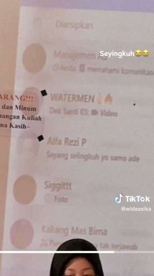 Kelakuan Temen Sekelas Iseng Kirim Chat Pas Presentasi Isi Pesannya Bikin Ngakak!