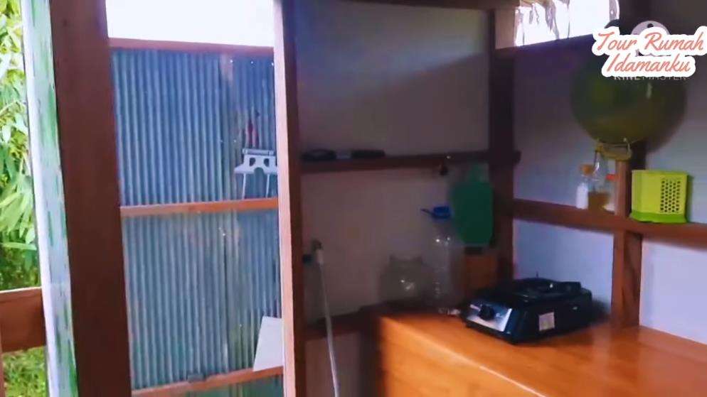 Bangun rumah mungil minimalis cuma habis Rp10 juta.