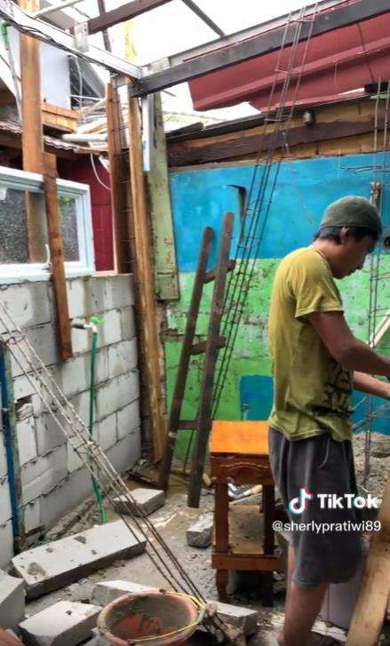 Makeover dapur sempit jadi dapur impian serba pink.