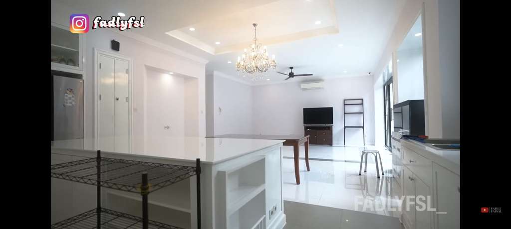 Potret Rumah Fadly Faisal