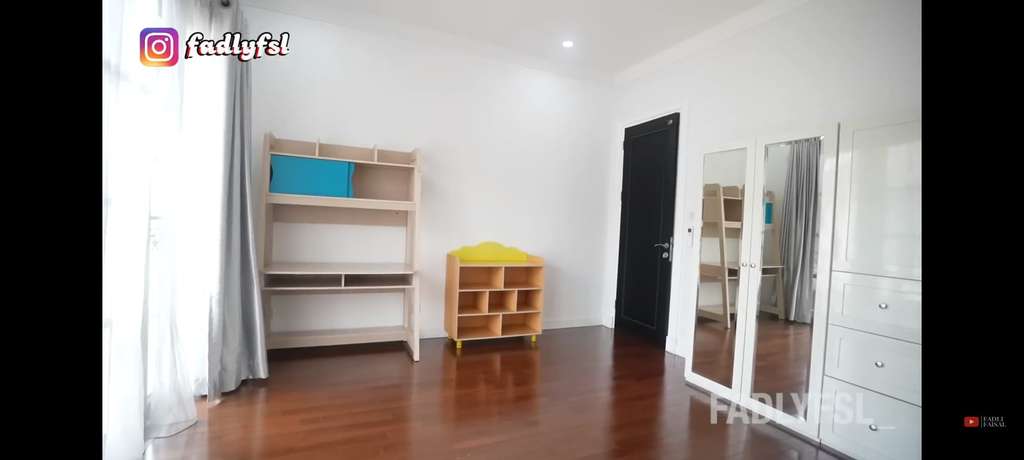 Potret Rumah Fadly Faisal