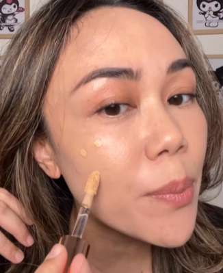 Memakai Concealer Memakai Concealer