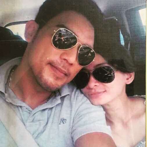 Potret Febry Khey bareng suami