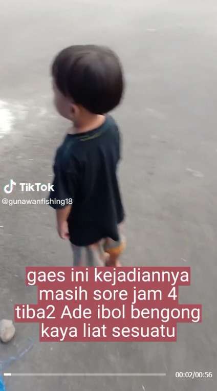 Bengong Melihat Ambulans yang Parkir, Bocah ini Cerita Lihat Hantu Mirip Pocong Padahal Masih Sore