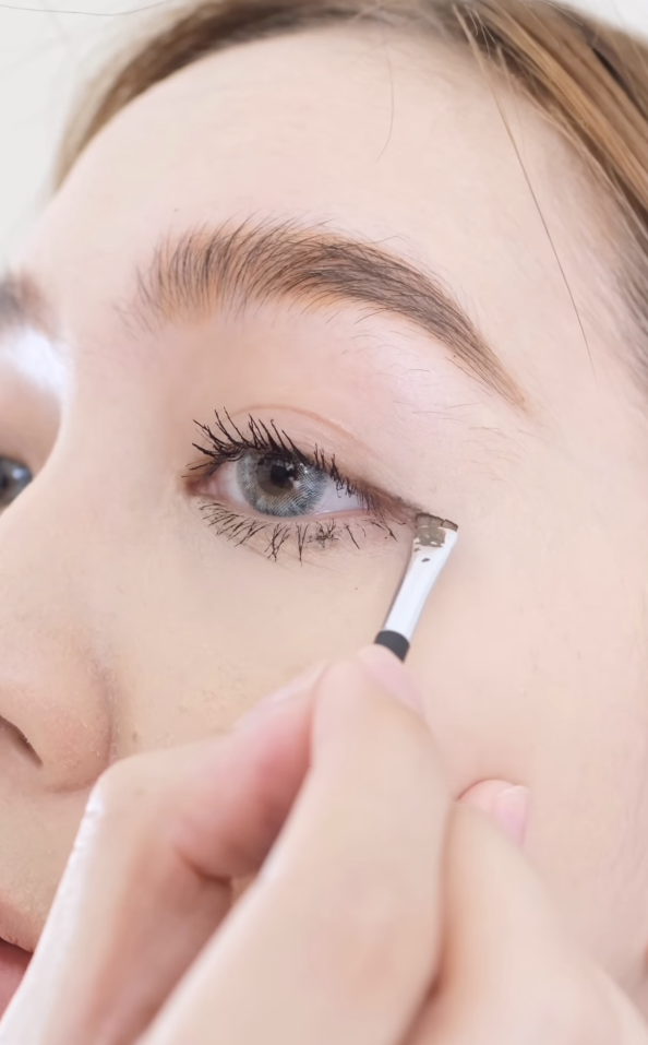 Memakai Brow Powder